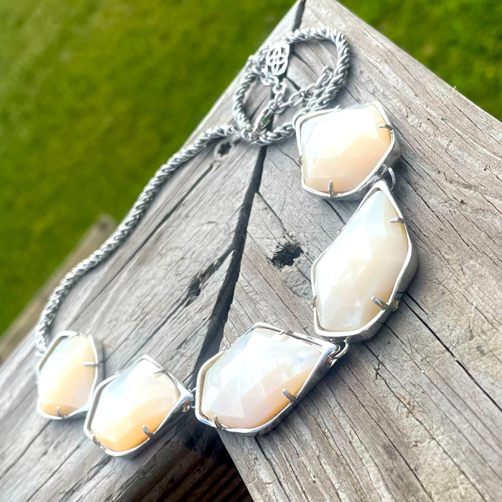 💎HTF/Retired Kendra Scott Connley MOP & Gold Statement Adjustable Necklace - Picture 3 of 5